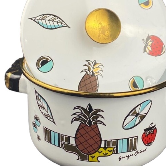 Vintage 1960’s Enamel 2 Quart Stock Pot with Fruit Pattern - Picture 5 of 9